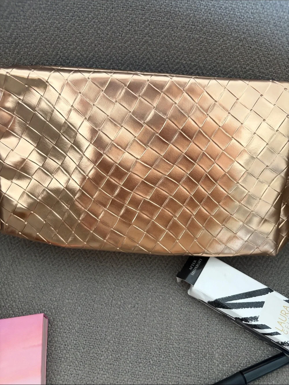 4 piece Tarte & Laura Geller set